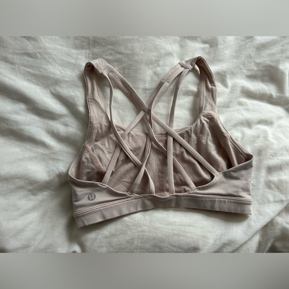 Lululemon sports bra